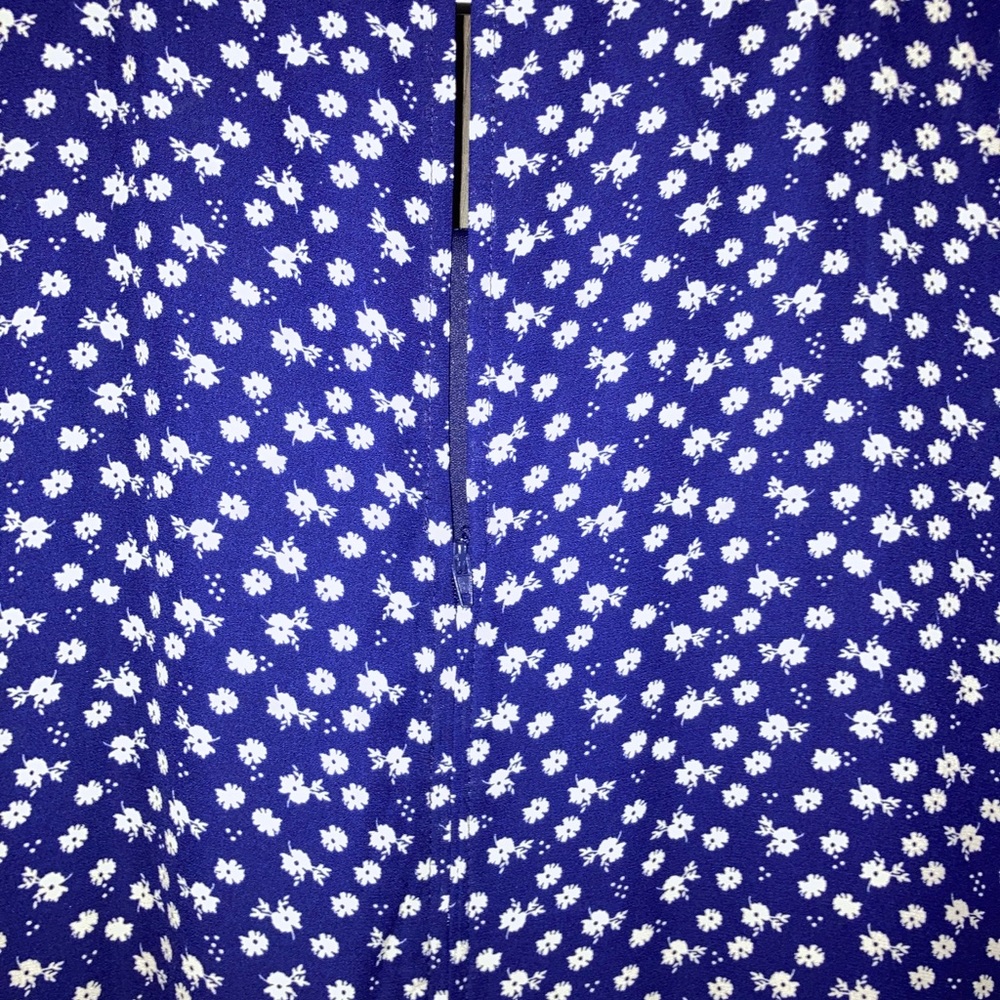Dress - Picture 3 of 4